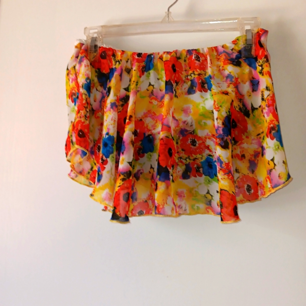 LOT OF 2 STRAPLESS TOPS FLORAL SIZE L BY LOVE CULTURE